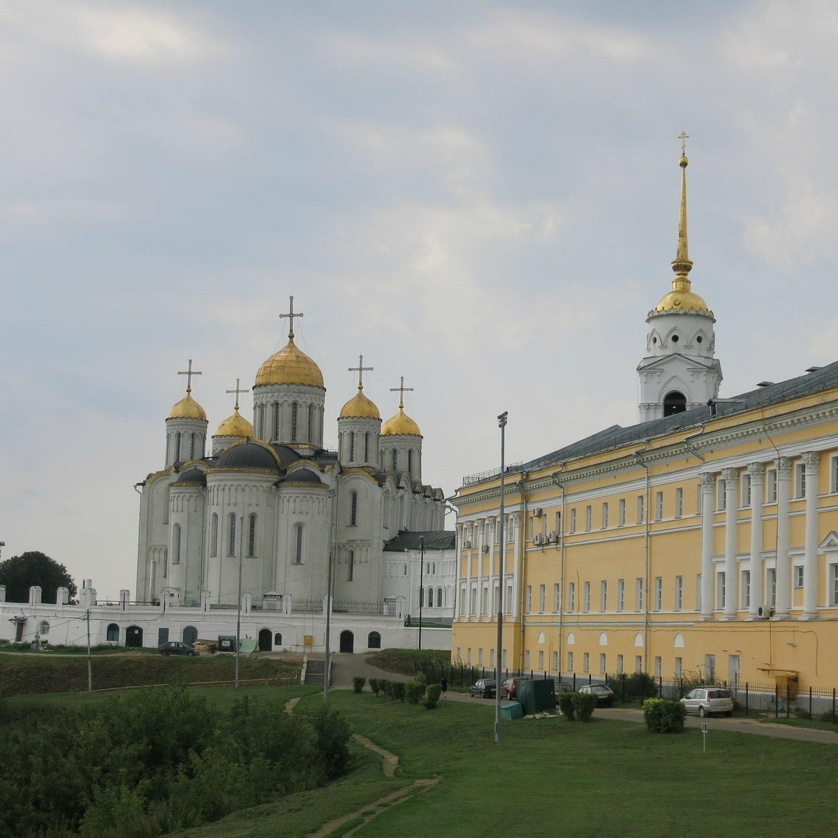 Центр владимира. Музейный комплекс палаты во Владимире фото. Фотографии белокаменных палат города Владимира. Достопримечательности города Владимира палаты. Владимир здание достопримечательности.