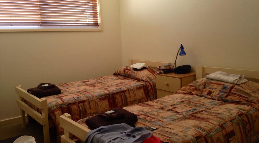 Twin bedroom