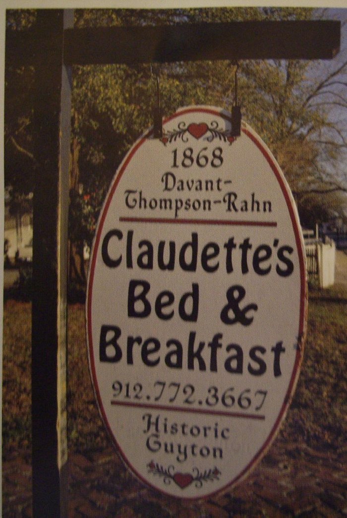 Claudette S Country Kitchen ?w=700&h= 1&s=1
