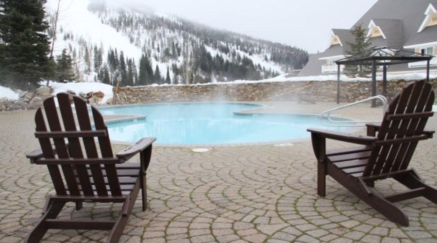 Selkirk Lodge Heated Pool