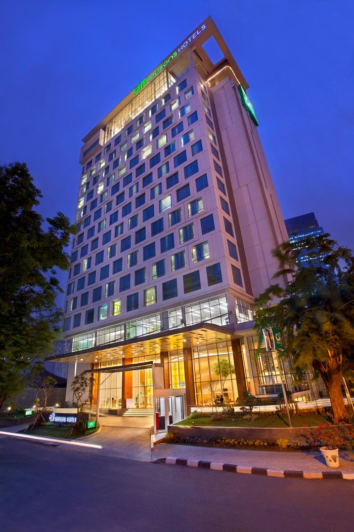 All Seasons Jakarta Thamrin Concierge: Pictures & Reviews - Tripadvisor