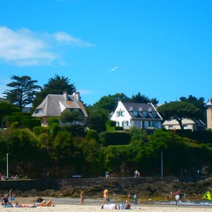 >> Dinard