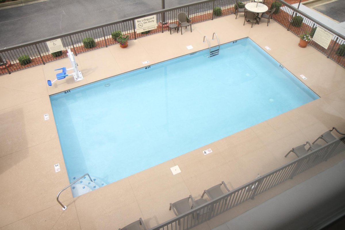 Hampton Inn Greeneville Pool: Pictures & Reviews - Tripadvisor