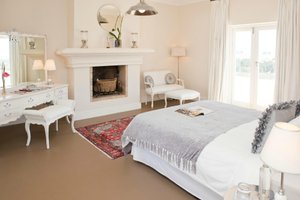 Room & Suite