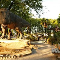 Plaza Jurasica en Plaza Acevedo