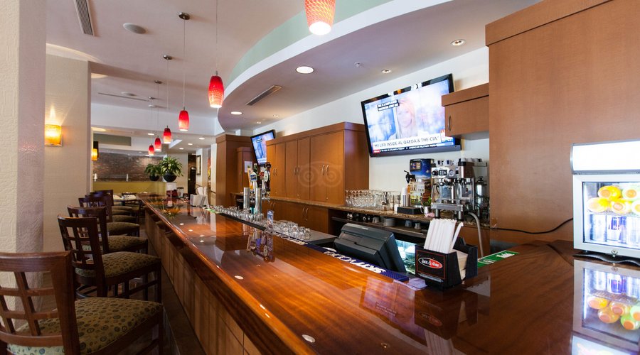 Marina's Bar & Grill at the Holiday Inn Port Of Miami-Downtown