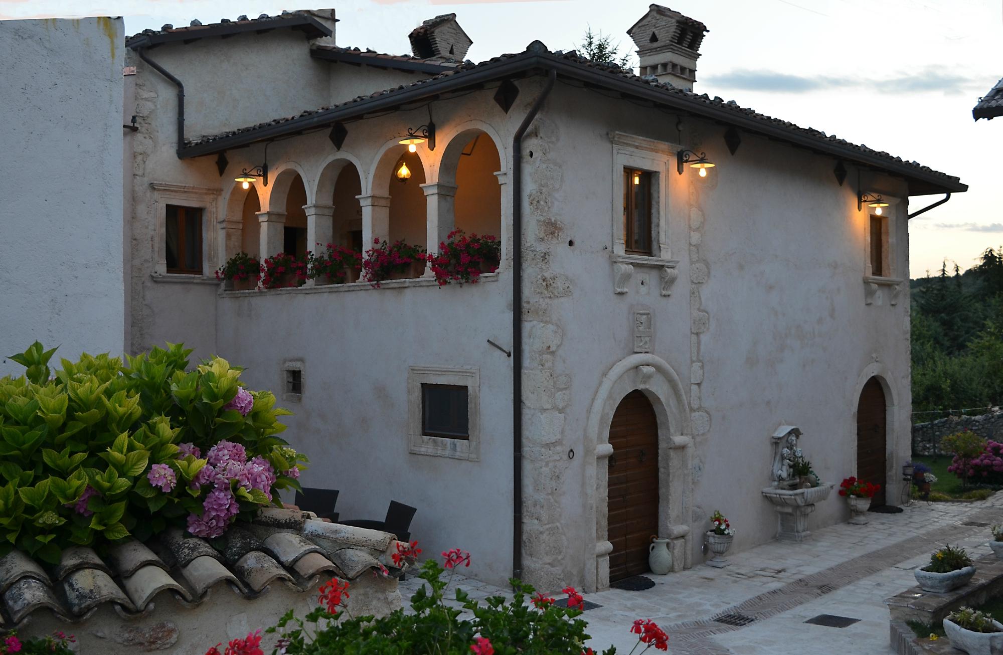 B&B PALAZZO LA LOGGIA - Prices & Reviews (Barisciano, Italy)