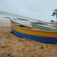 Praia com os barcos