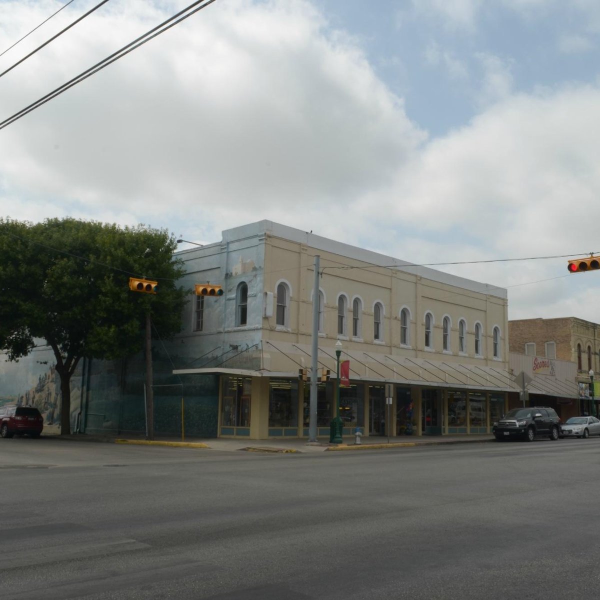 Downtown Antique Mall (New Braunfels) - All You Need to Know BEFORE You