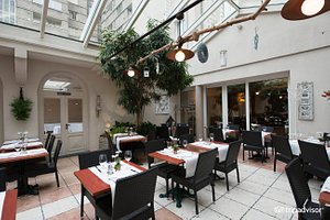 Indoor Terrace Breakfast Restaurant at the Hotel Leopold Brussels