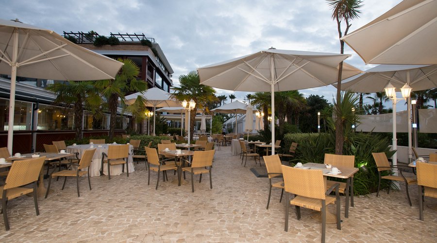 Lorea Buffet at the Gran Hotel Guadalpin Banus