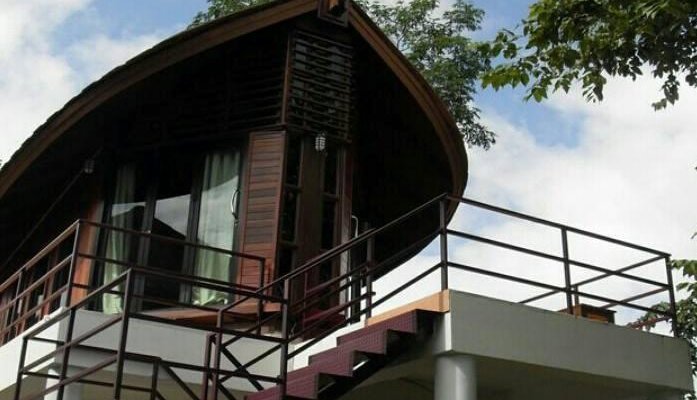บ้านเรือกวางโจว ( Baan Reua Kwangchow Duluxe waterfall view)   บ้านพักริมธารน้ำตก
