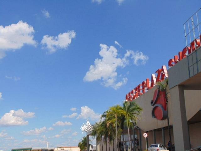 Oeste Plaza Shopping image