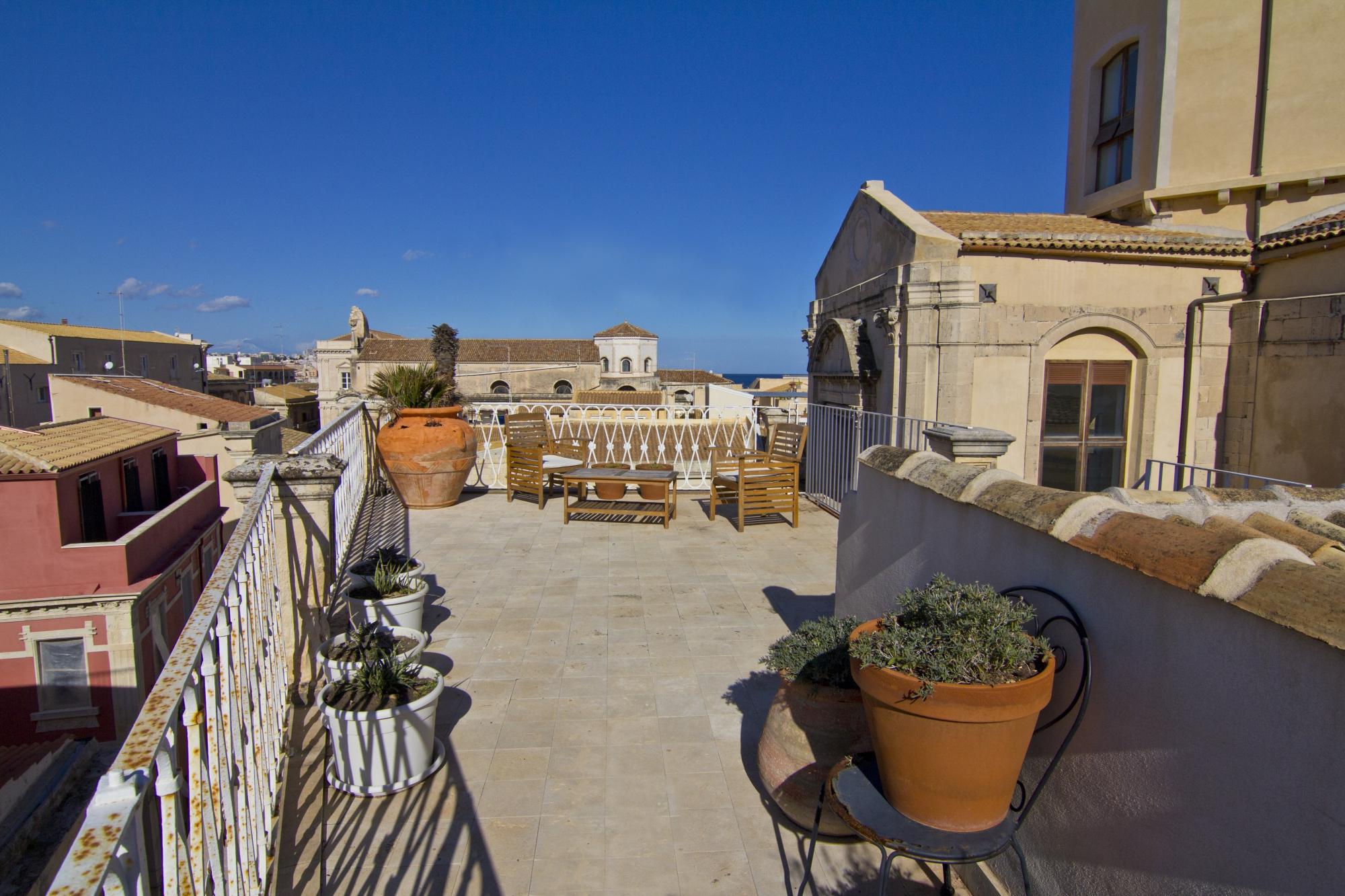 B&B LA VIA DELLA GIUDECCA (SIRACUSA, ITÁLIA): 595 Fotos, Comparação De ...