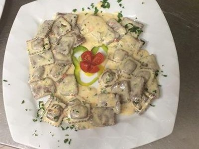 Ravioli di castagno con sugo ai formaggi