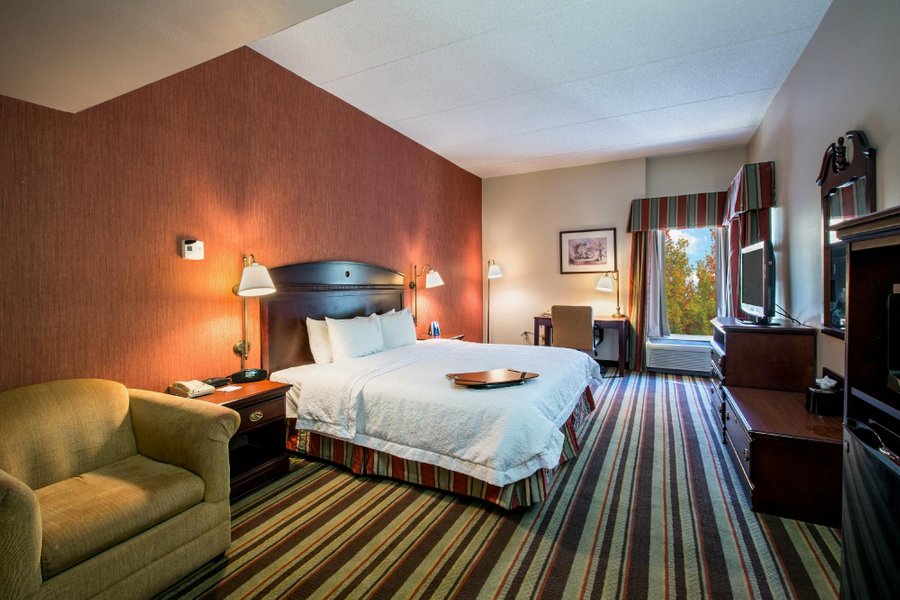 HAMPTON INN STURBRIDGE $77 ($̶1̶1̶5̶) - Updated 2021 Prices & Hotel ...