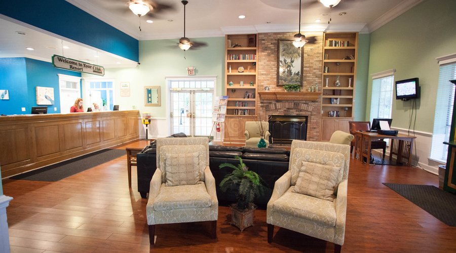Lobby at the Oak Plantation Resort