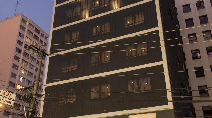 Fachada Bê Hotel na Rua Monte Alegre com Francisco Matarazzo