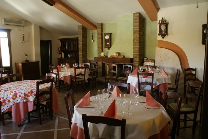 Cuevas La Granja Restaurant: Pictures & Reviews - Tripadvisor