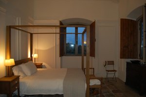 Room & Suite