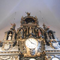 Detalhe do alto do relogio. Toda a explicação foi dada por um padre da igreja.