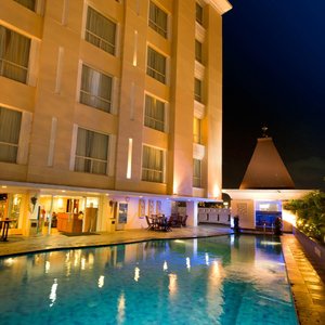 Novotel Semarang pool