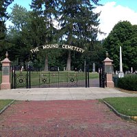 Entrance to Mound Cemetery