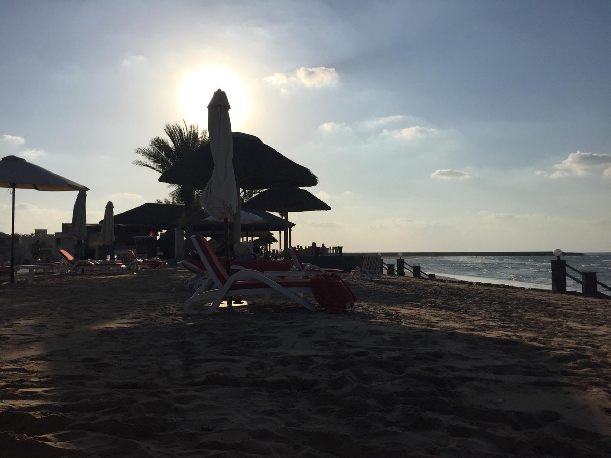 BREAKERS BEACH BAR & LOUNGE, Ras Al Khaimah - Restaurant Reviews ...