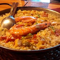 Arroz con sepia calamares y langostinos