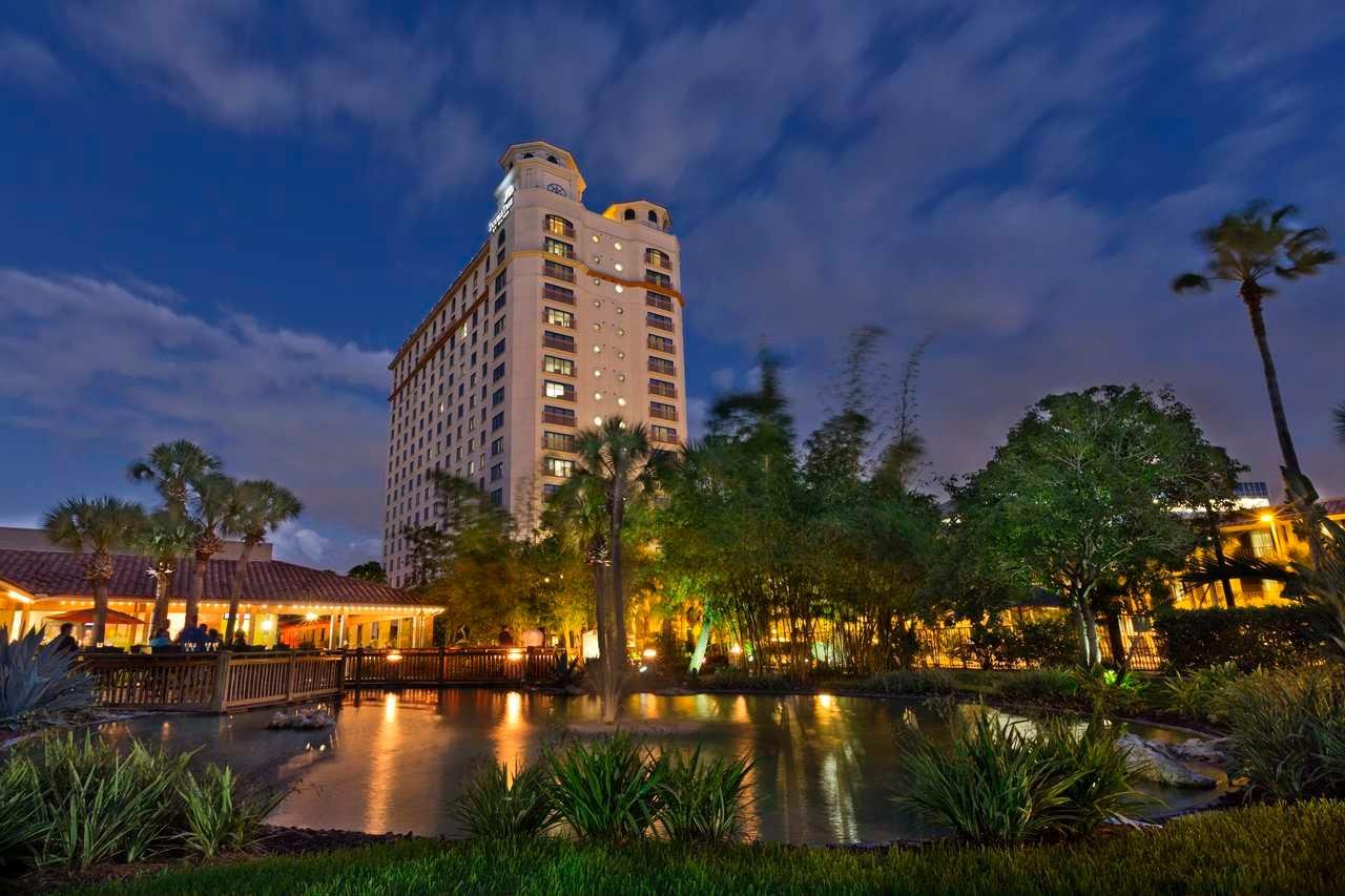 DoubleTree by Hilton Hotel Orlando at SeaWorld Shuttle Bus Service ...