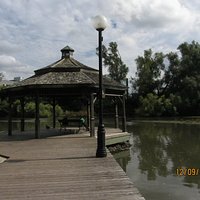 Paseo junto a la laguna