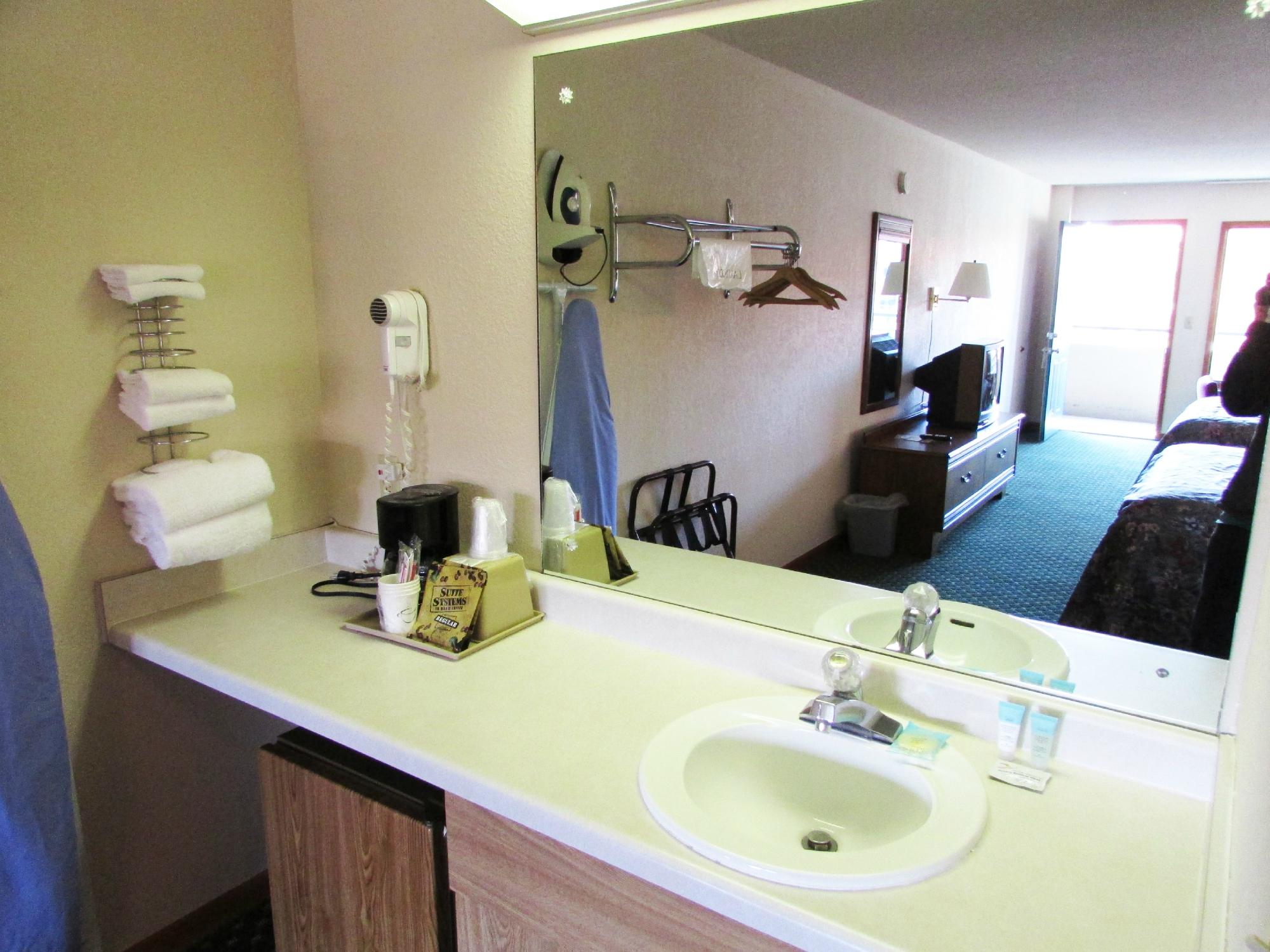 Hotel photo 58 of Arbors at Island Landing Hotel & Suites.