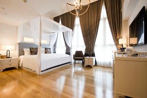 Room & Suite