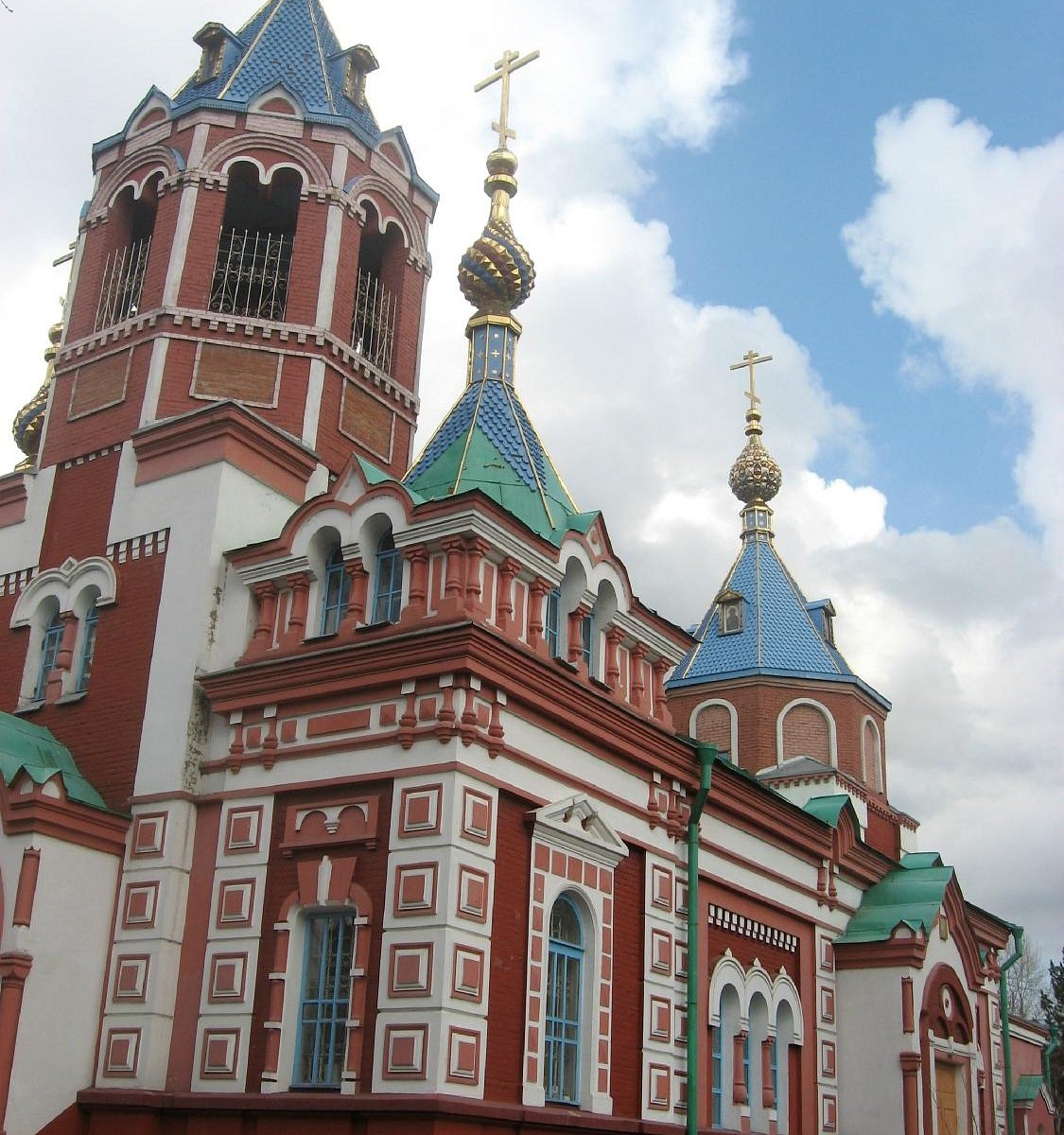 Крестовоздвиженский собор Омск