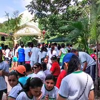 Visitantes em belo dia de domingo.