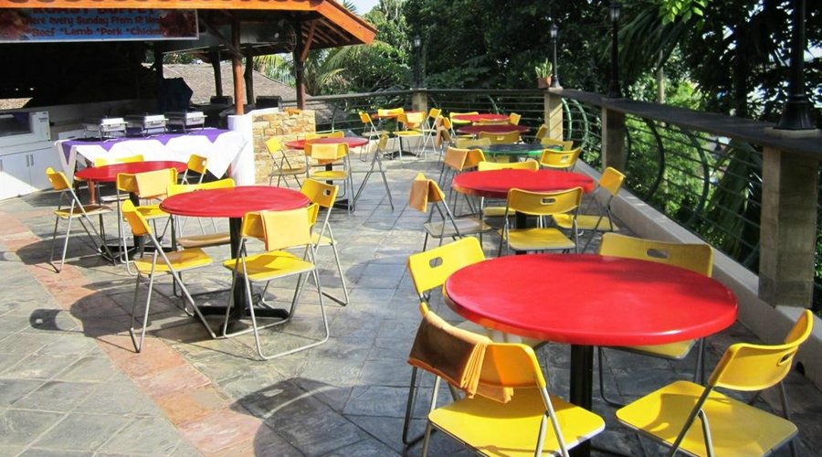 The open air eating area - Goodies