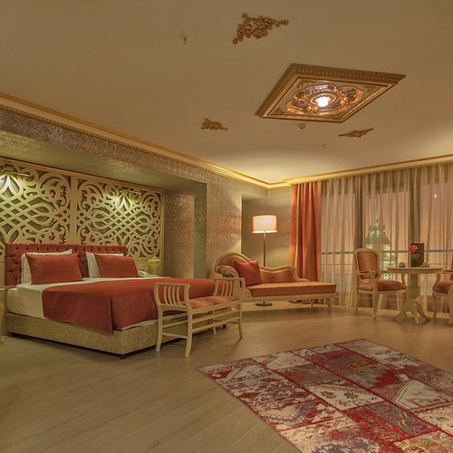 Hotel Empire Suite in Mumbai