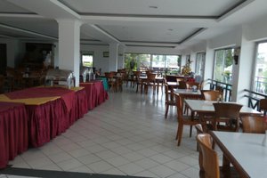 Bersantap
