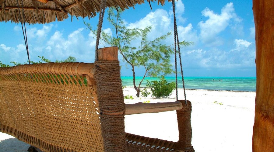 Hakuna Majiwe Beach