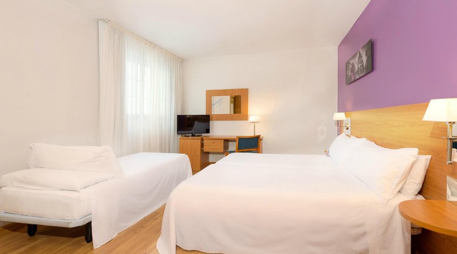 Triple room