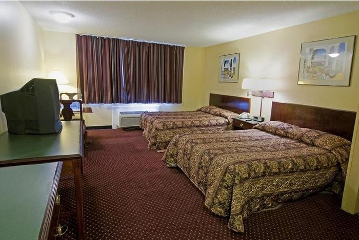 Americas Best Value Inn Foxboro Rooms: Pictures & Reviews - Tripadvisor