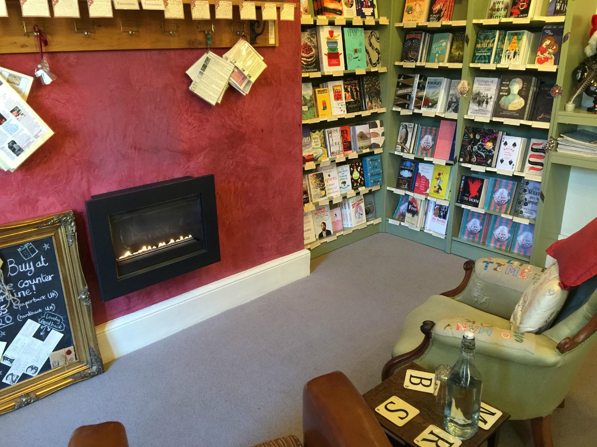 MR B'S BOOK EMPORIUM (Bath): Ce Qu'il Faut Savoir Pour Votre Visite