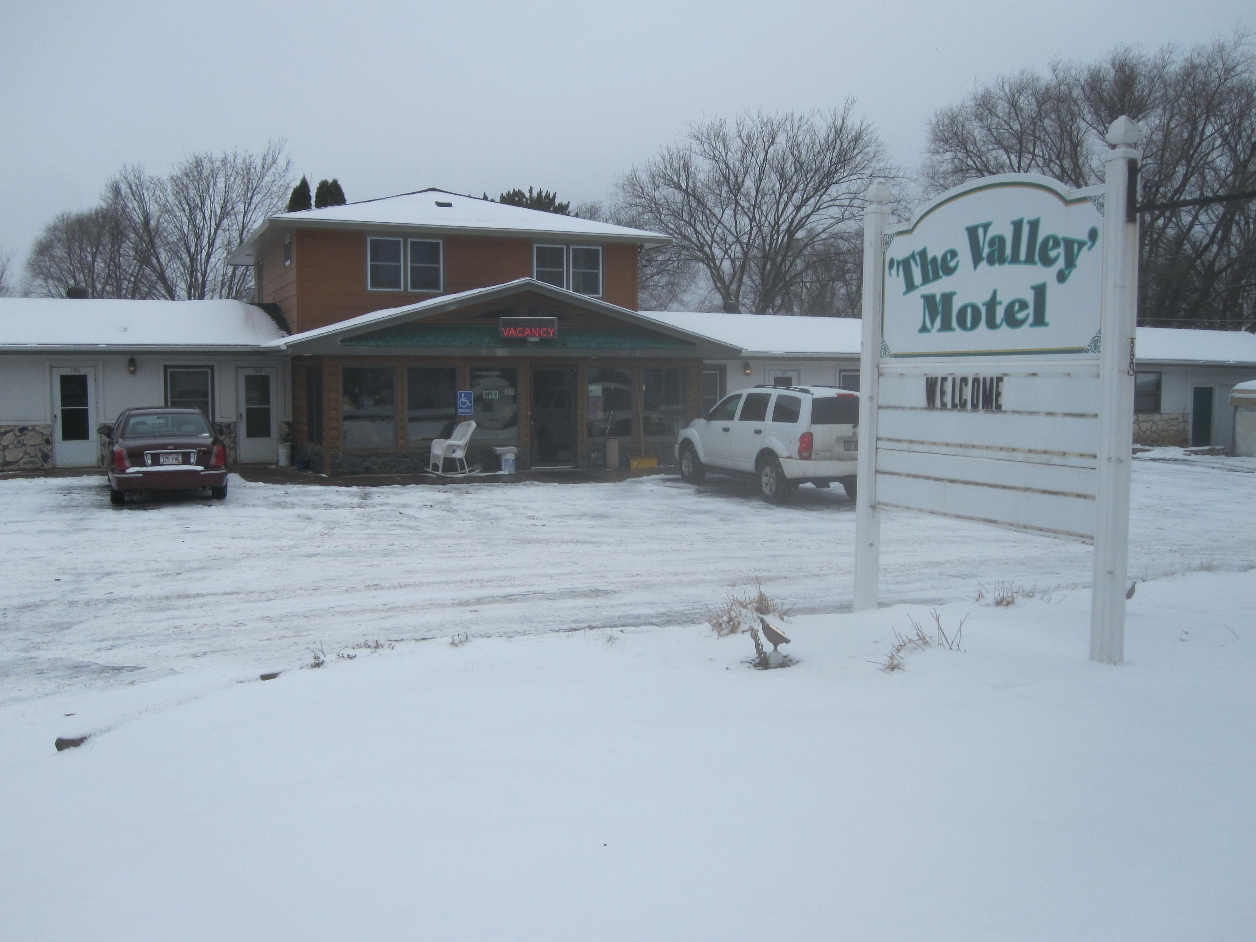 THE VALLEY MOTEL Dresser WI Prezzi E Recensioni 2024   Wintery Front Office 