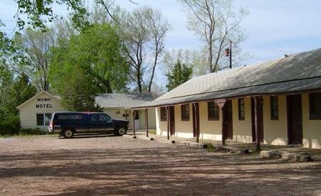Midway Motel