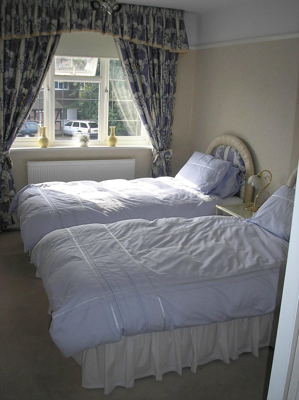 BRIARWOOD BED AND BREAKFAST - B&B Reviews (Esher, England)