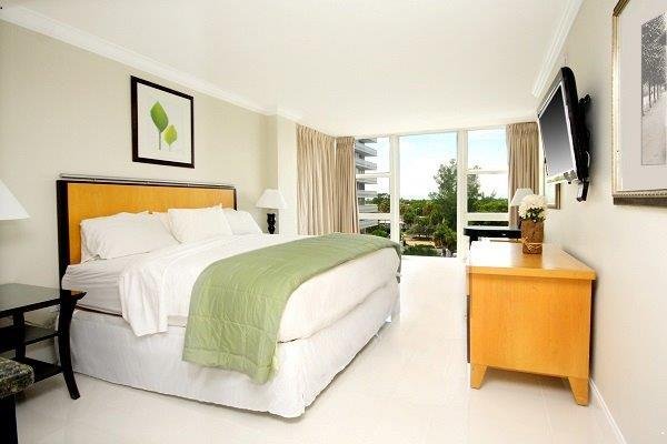 Signature room