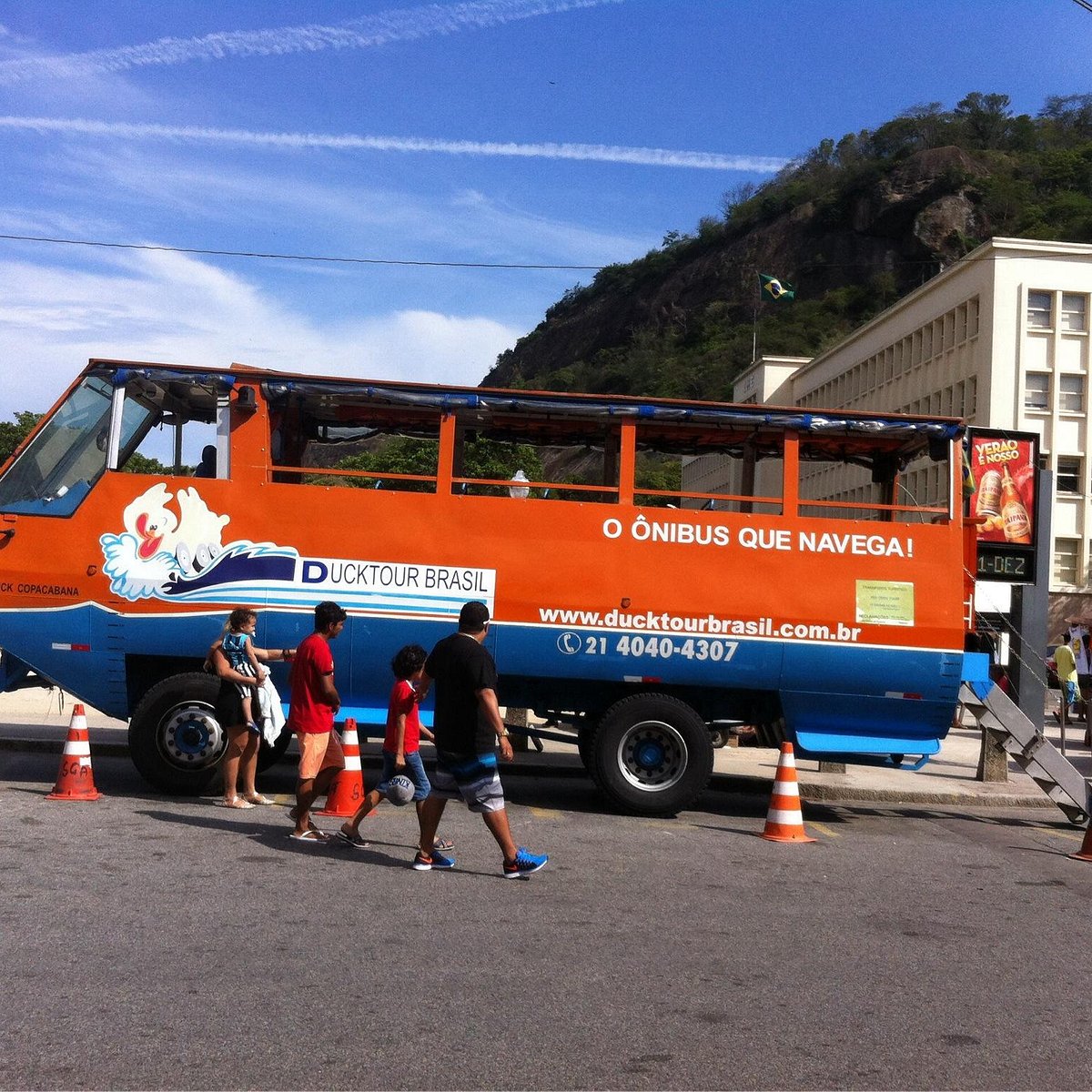 Como chegar até Clube Português em Niterói de Ônibus ou Barca?