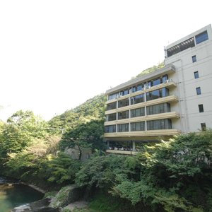 早川渓谷に面したロケーションが自慢