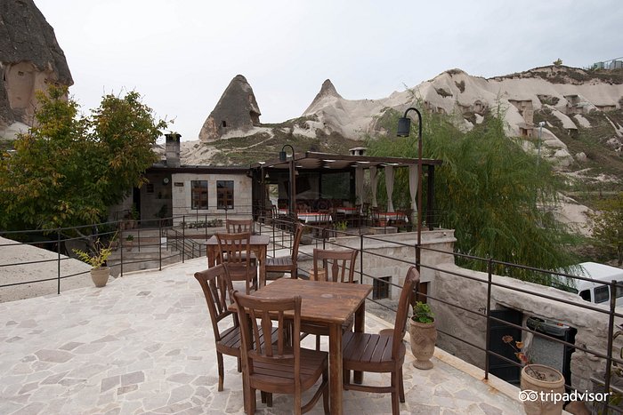 Restaurant & Terrace at the Traveller's Cave Hotel