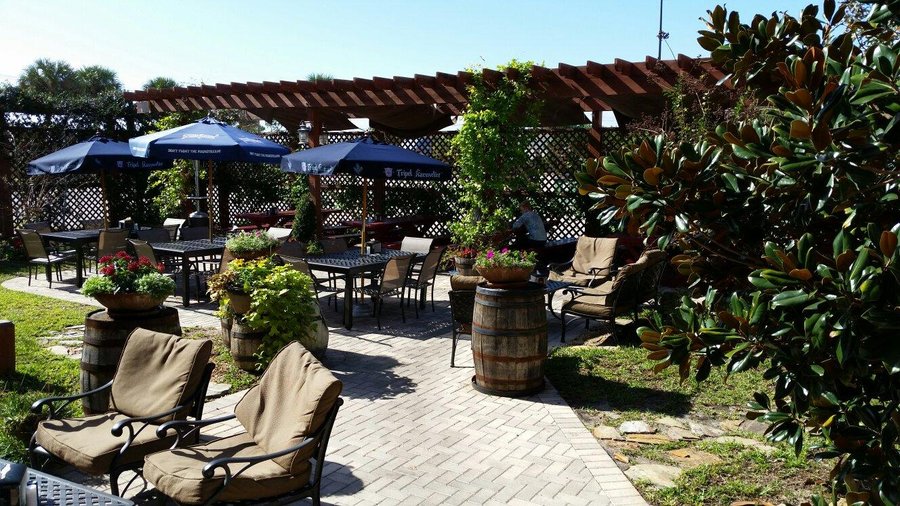 Coasters Pub & Biergarten